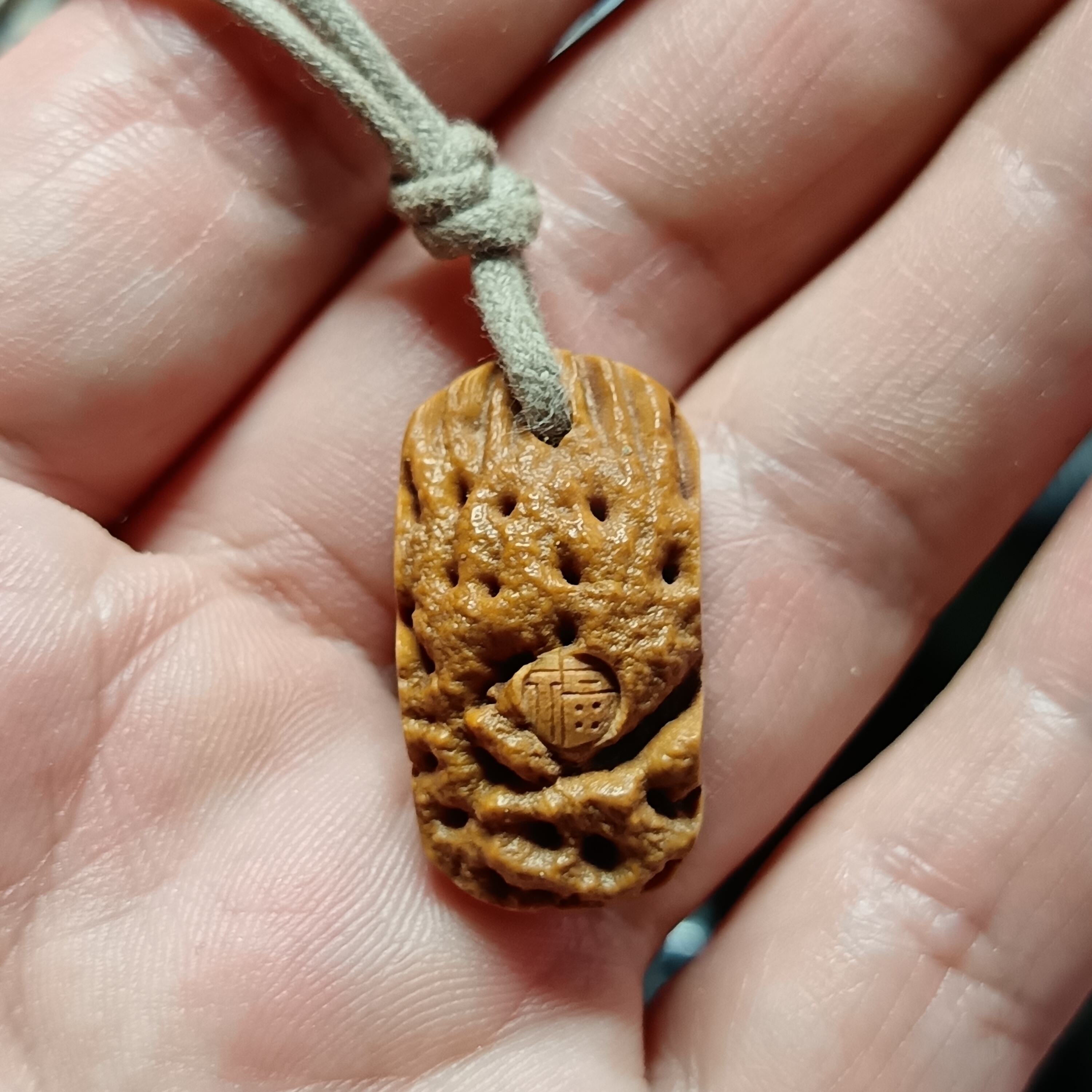 最有福桃牌桃核雕刻精品吊坠纯手工挂件手把件时尚配饰压惊保平安