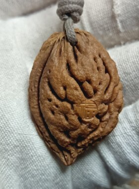 最有福桃枭桃核雕刻精品吊坠纯手工挂件手把件时尚配饰压惊保平安