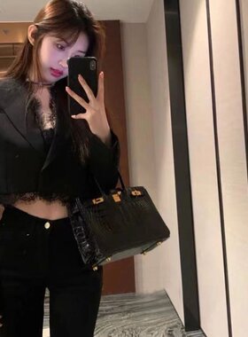 西服外套早秋新品名媛风蕾丝花边拼接短款垫肩小西装女1151