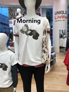 uniqlo优衣库男装女装UT KAWS联名印花圆领T恤短袖446311  446312