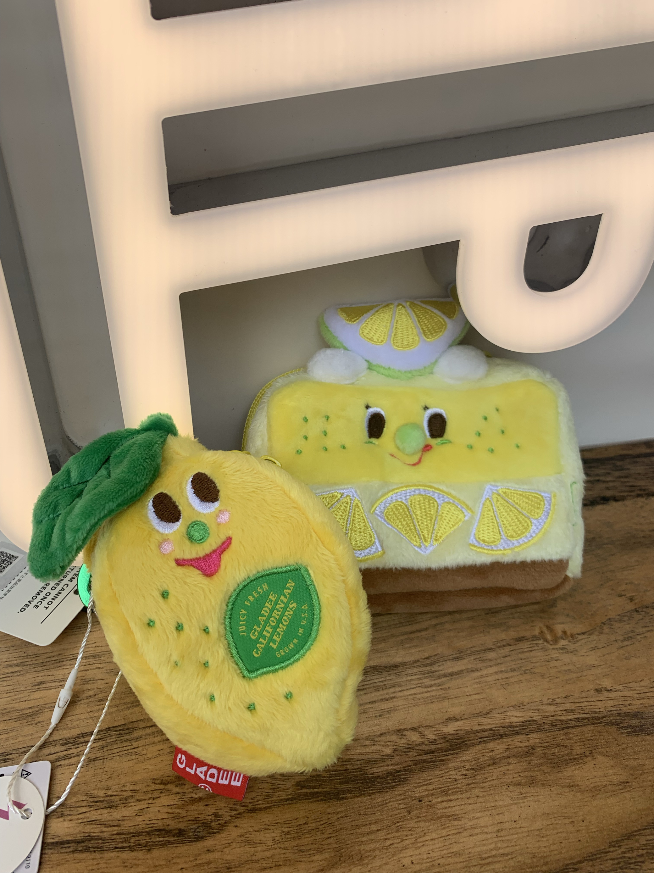 GLADEE日本进口柠檬迷你毛绒包挂耳机套AirPods pro保护套收纳包