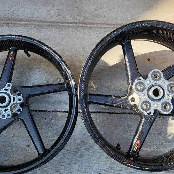 议价川崎ZX10R，BST碳纤维轮毂