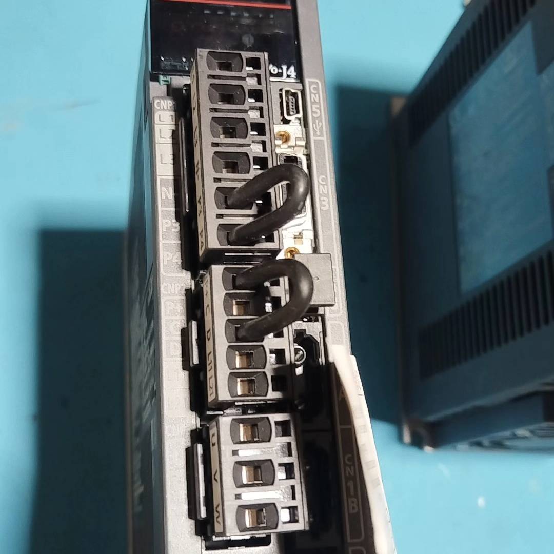 议价三菱伺服驱动器MR-J4-40B,400W功率,全新