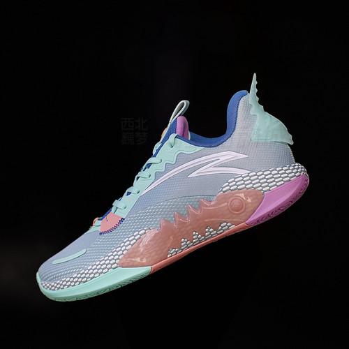 安踏男子减震低帮篮球鞋薄利多销