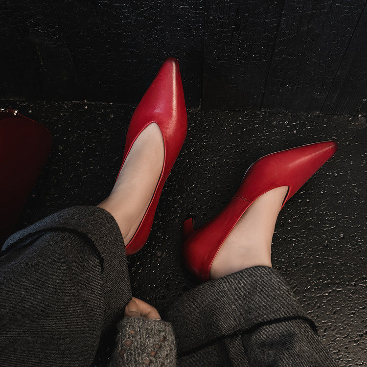 尖头V口气质优雅红色复古高跟鞋真皮时尚细跟浅口单鞋百搭高跟鞋,女鞋,深口单鞋,淘宝优惠券,粉丝福利购,淘宝优惠卷