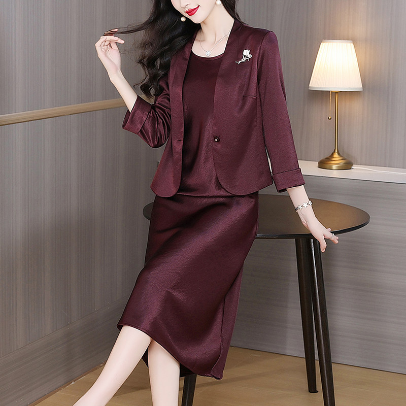 喜婆婆婚宴装2026新款十月份妈妈结婚裙两件套红色40到50多岁套装