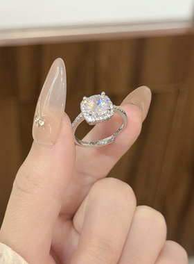 小红书同款方包一克拉戒指女小众设计开口可调节网红婚戒食指超闪
