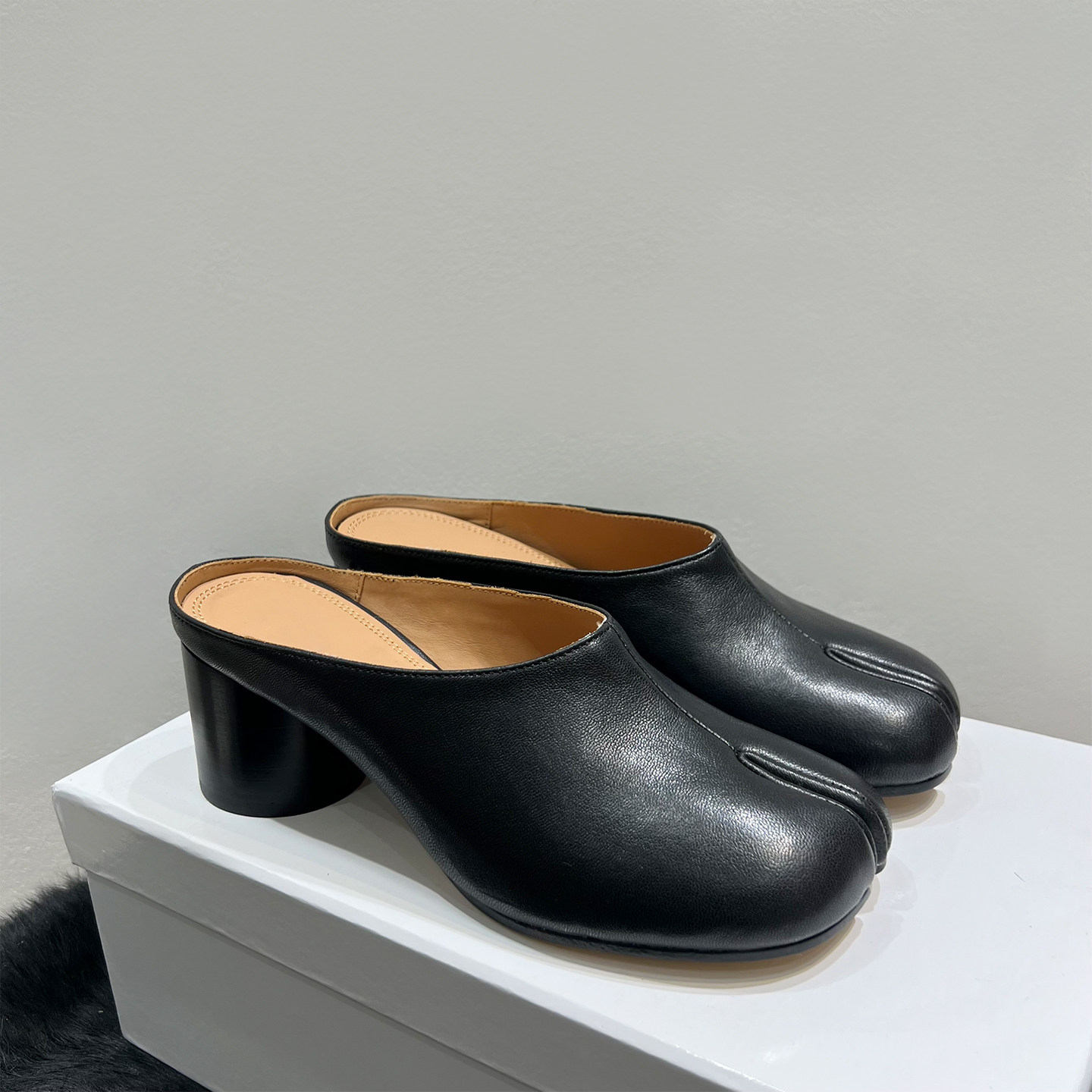 分趾鞋女2026春新款高跟猪蹄包头半拖鞋粗跟外穿tabi一脚蹬穆勒鞋