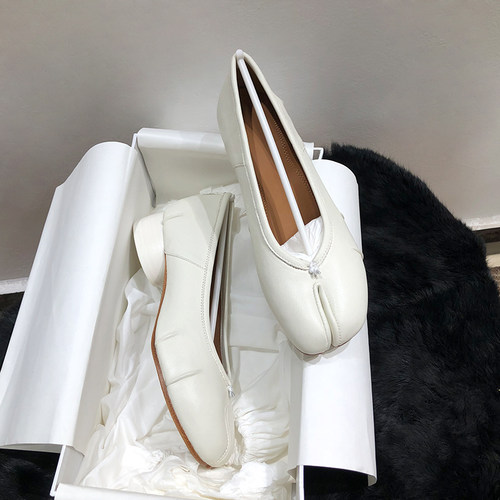 tabi分趾鞋女奶白色褶皱单鞋