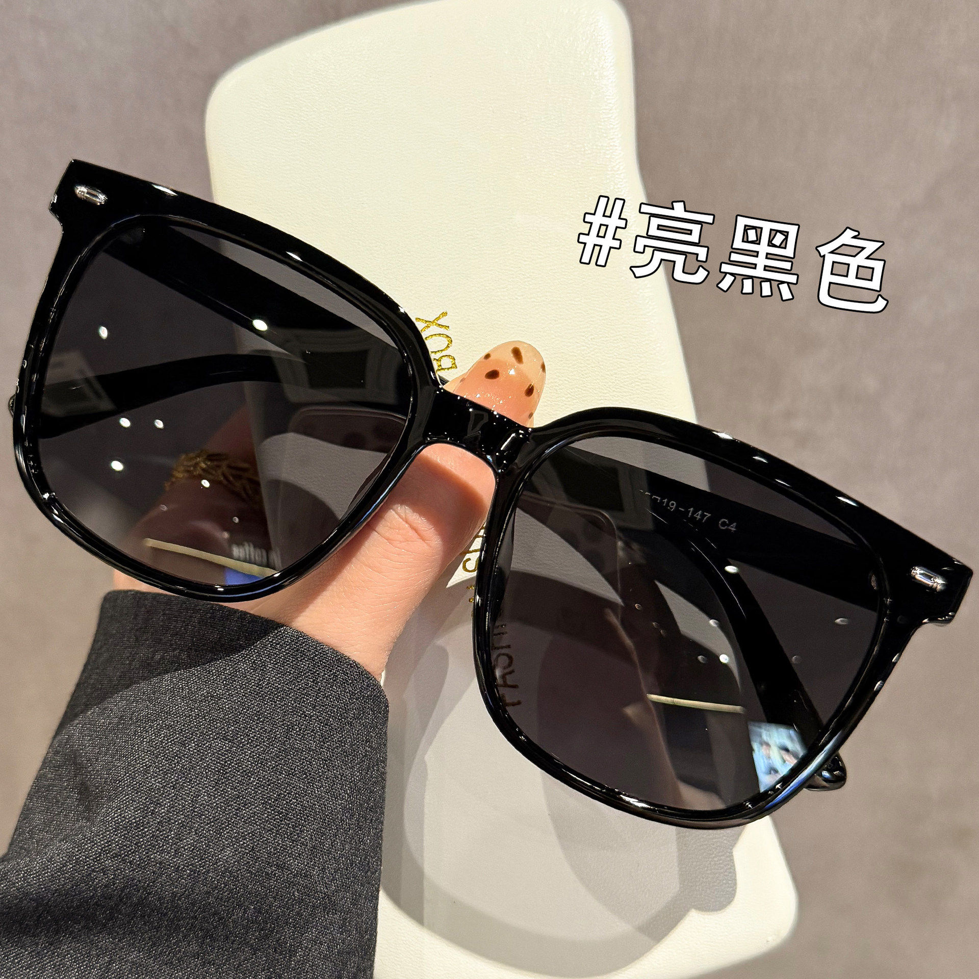 超轻大框紫粉色偏光墨镜女款2026新款高级感开车防紫外线太阳镜