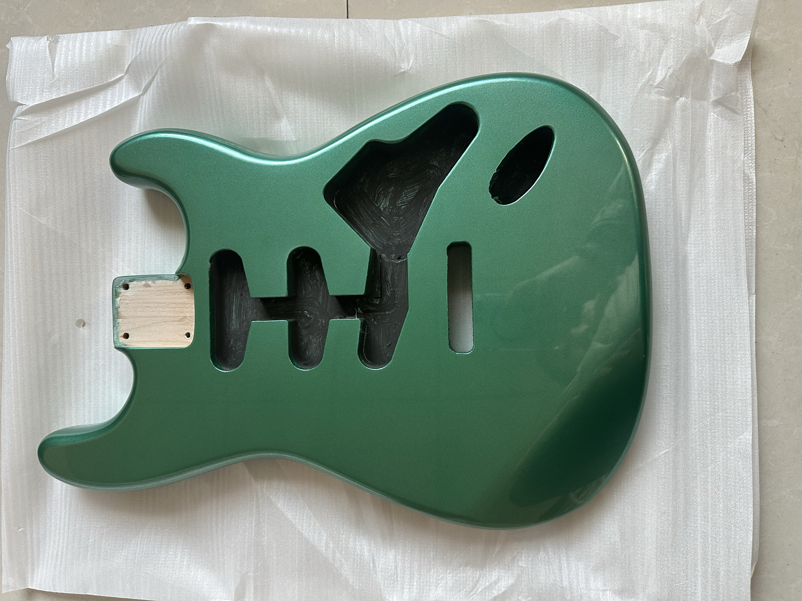 赤杨木alder电吉他琴体电吉他亮光金属绿琴体琴桶适用于5.56琴颈