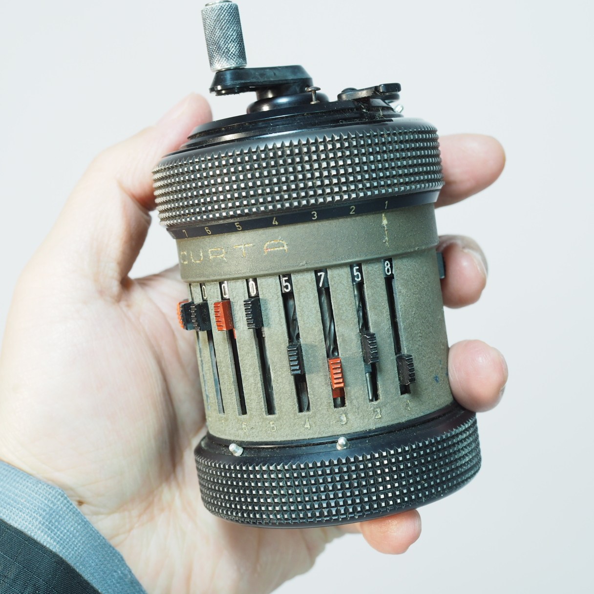 西洋古董微型库塔科塔CURTA Ⅱ型手摇计算器机械算盘工业美学收