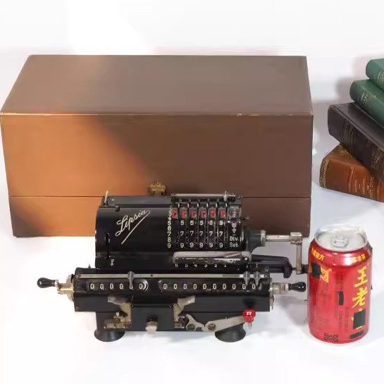 1920年代古董带箱机械算盘手摇计算器机械脑老物件文创摆件功能ok