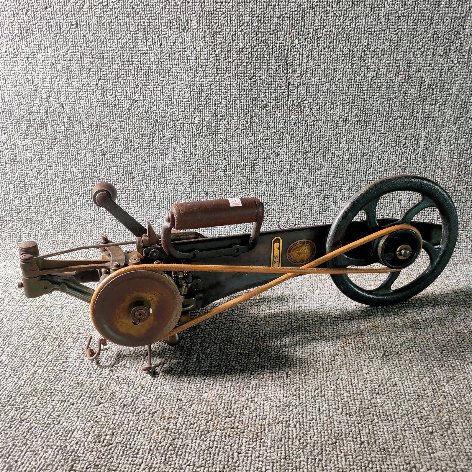 1920年代西洋古董胜家singer 35-1机械手摇地毯缝纫机稀有收藏