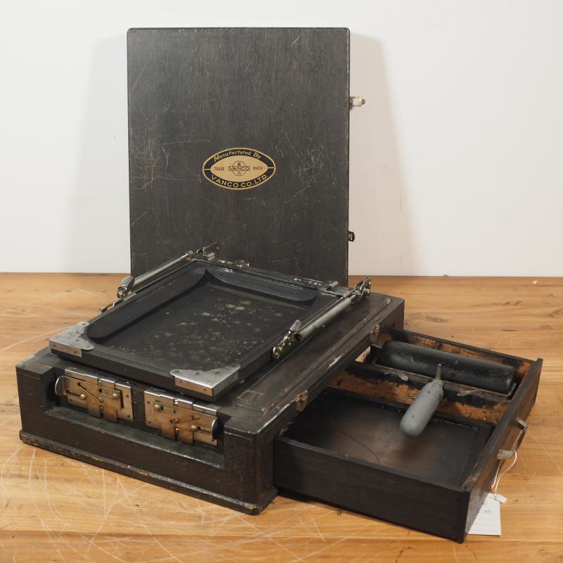 民国老上海古董宣传单油印机手推实木印刷机誊写板民俗办公摆件