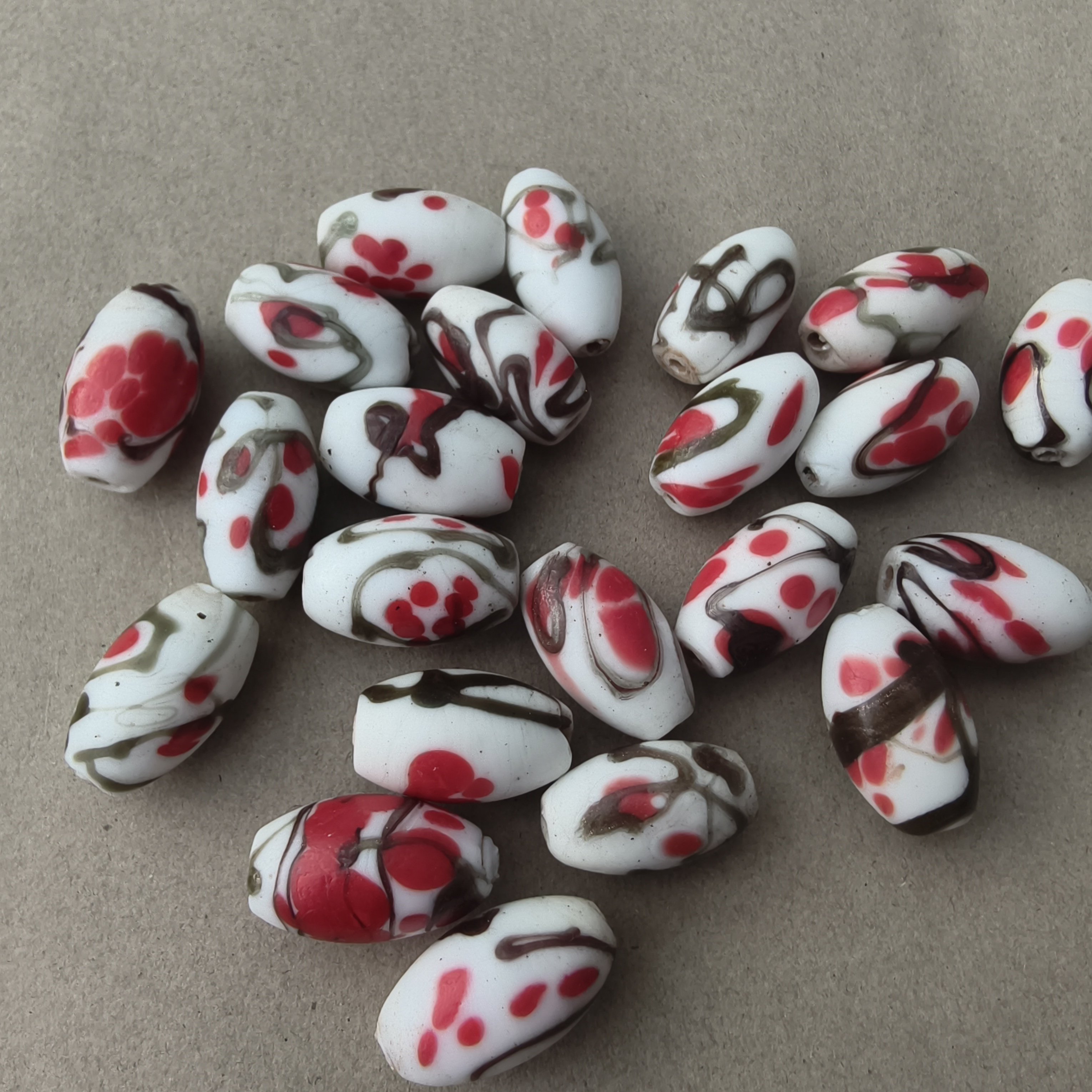 宝琉阁高档精品雪地梅花金线老琉璃珠手链项链1.5*2.6cm随机发货