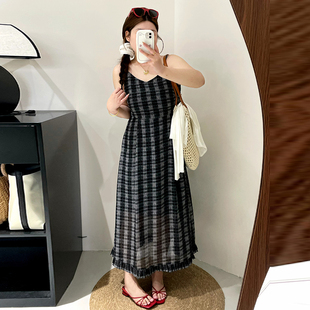 大码女装复古v领格子裙女中长款吊带裙2025夏款胖mm荷叶边连衣裙