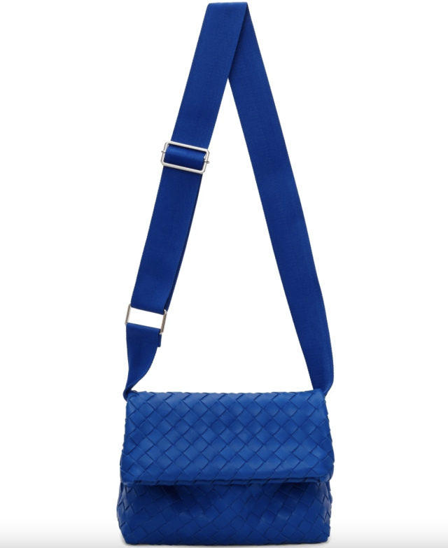 n3b*ttega veneta 蓝色编织 fold 宽肩带斜挎包邮差包男女同款