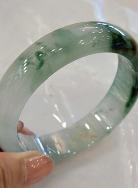 翡翠飘花手镯   圈口57.4mm