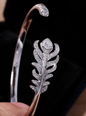 孔雀羽毛手镯女白金闪耀高碳钻树叶开口纯银手环轻奢高级感