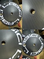 700C белый карбон, дефектный диск, изношенная печать и проблемы с крашением, поврежденный диск.