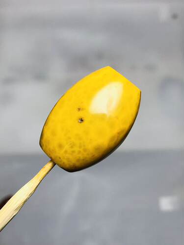 天然战国红玛瑙之柠檬黄贝云吊坠挂件文玩配饰30*22*18mm