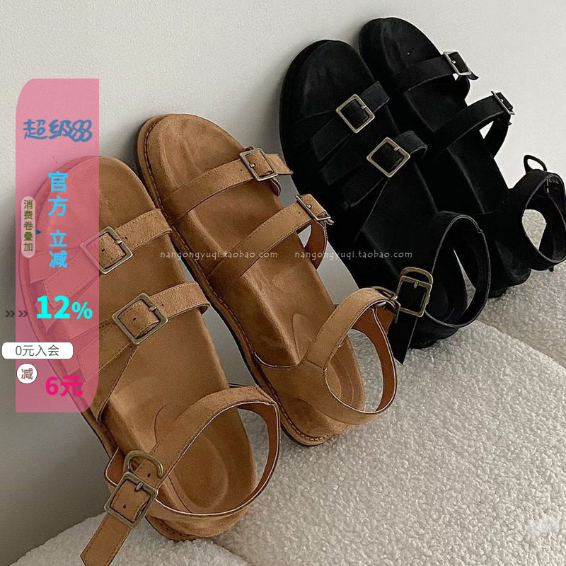 皮带扣露趾平底罗马凉鞋女