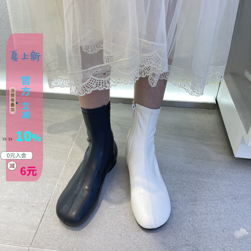 韩国东大门21年chic奶白小黑靴