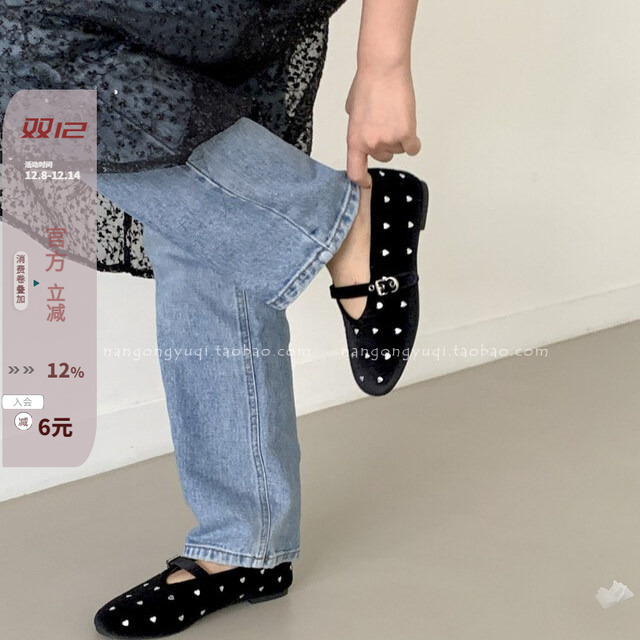 心形装饰绒面圆头一字带玛丽珍鞋