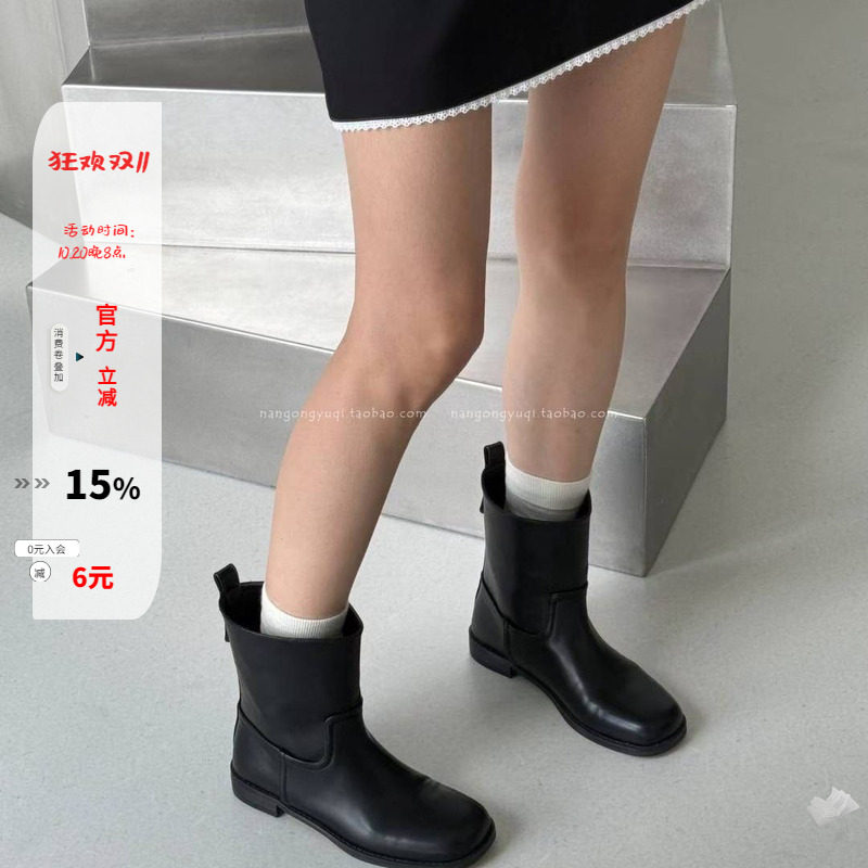 低跟小黑靴中筒靴英伦风
