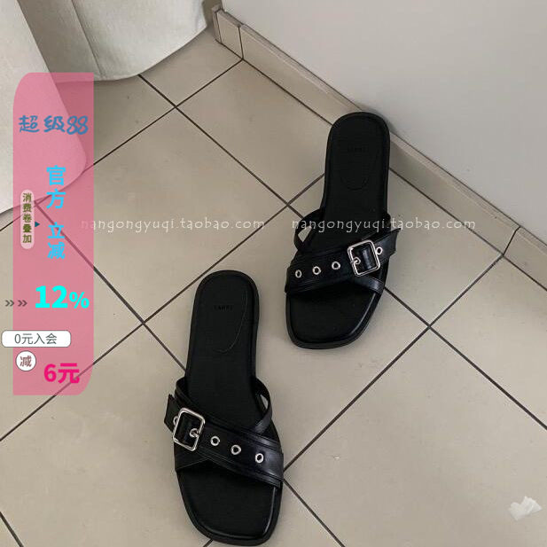 铆钉皮带扣露趾平底一字拖