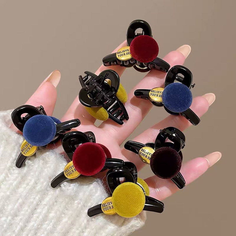 精致毛绒球公主头小抓夹女小号前额侧边刘海夹感碎发夹子头饰