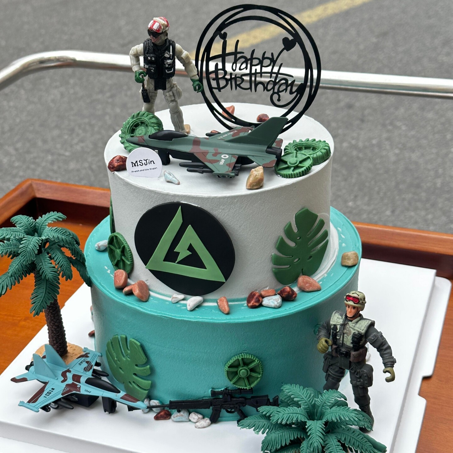 网红三角洲游戏蛋糕装饰特种兵战斗机摆件生日快乐烘焙装扮插牌
