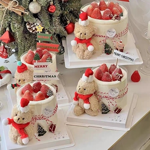 2025圣诞节毛绒小熊蛋糕装饰摆件可爱泰迪熊圣诞帽围巾挂件插件