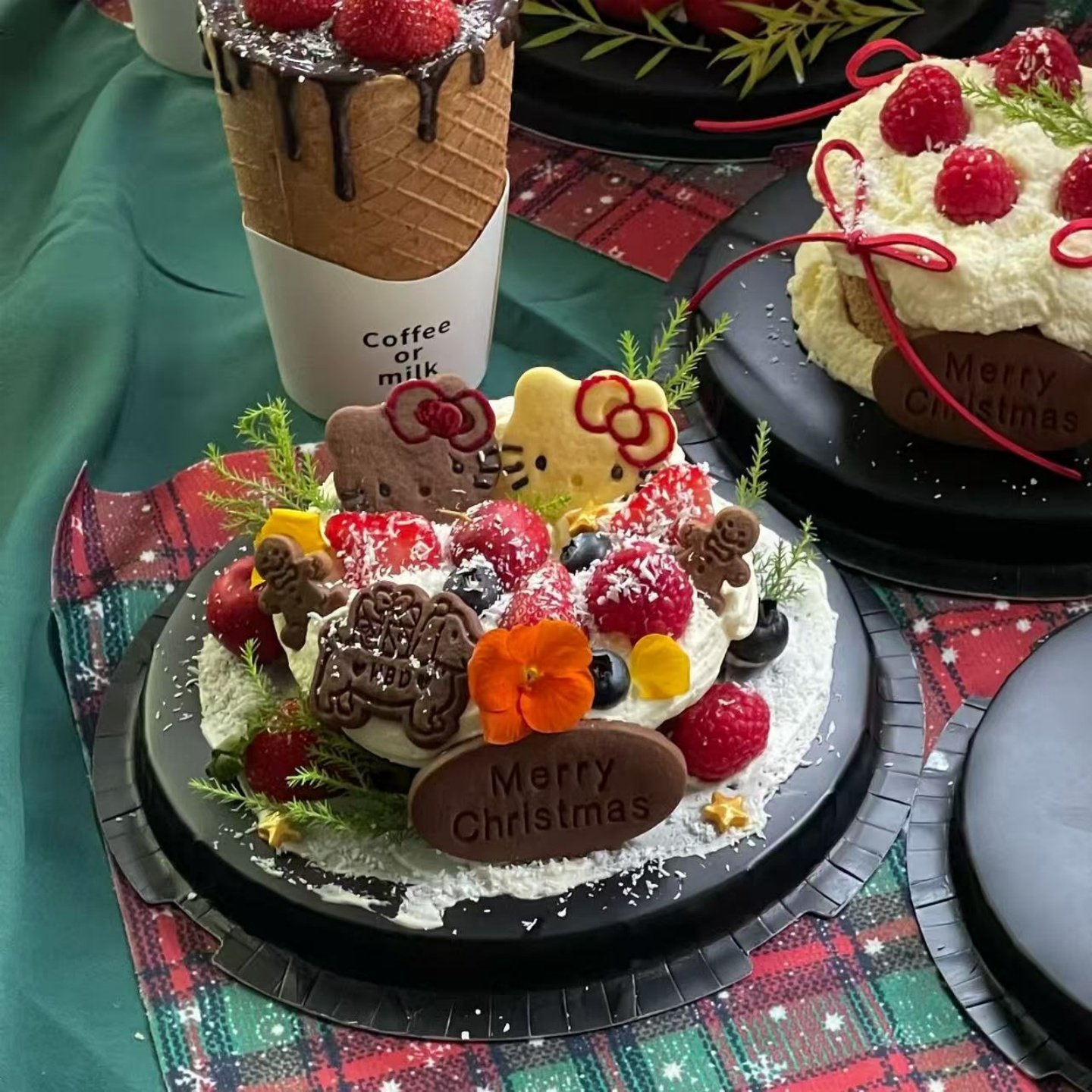 网红圣诞节快乐插牌饼干蛋糕装饰hellokitty腊肠狗造型甜品台摆件