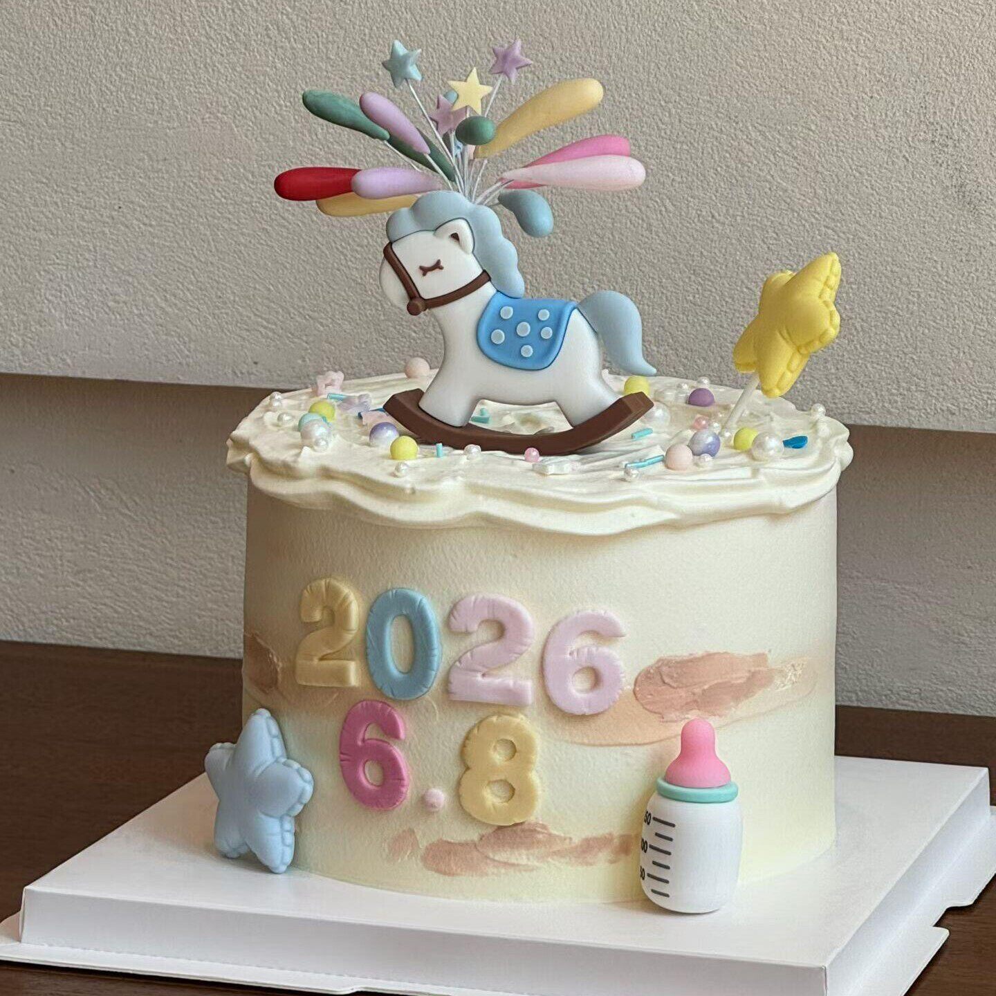 卡通可爱摇摇小马蛋糕装饰奶瓶礼花摆件马宝宝周岁生日甜品台装扮