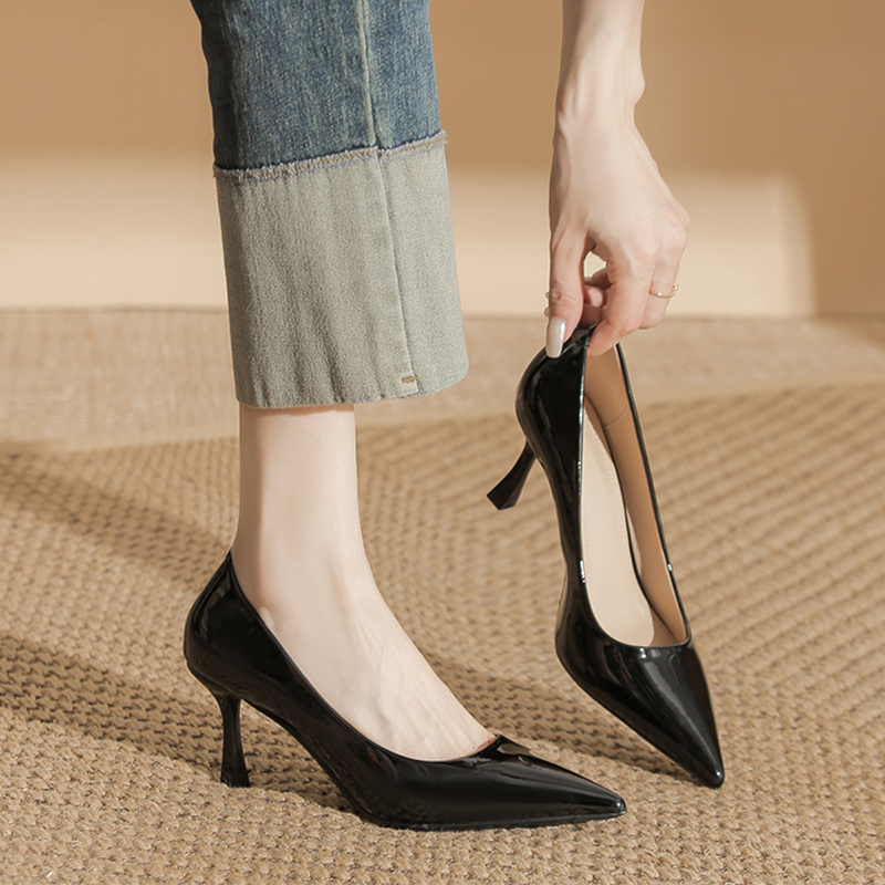 黑色漆皮舒适软皮通勤上班工作鞋