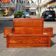 Красный кровати
