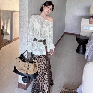 上衣女 ALA家2025早秋新款 气质显瘦镂空设计感露肩针织衫 薄款 罩衫