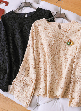 法式优雅植绒镂空花朵胸针纯色圆领2026春季新款长袖女蕾丝衫W786