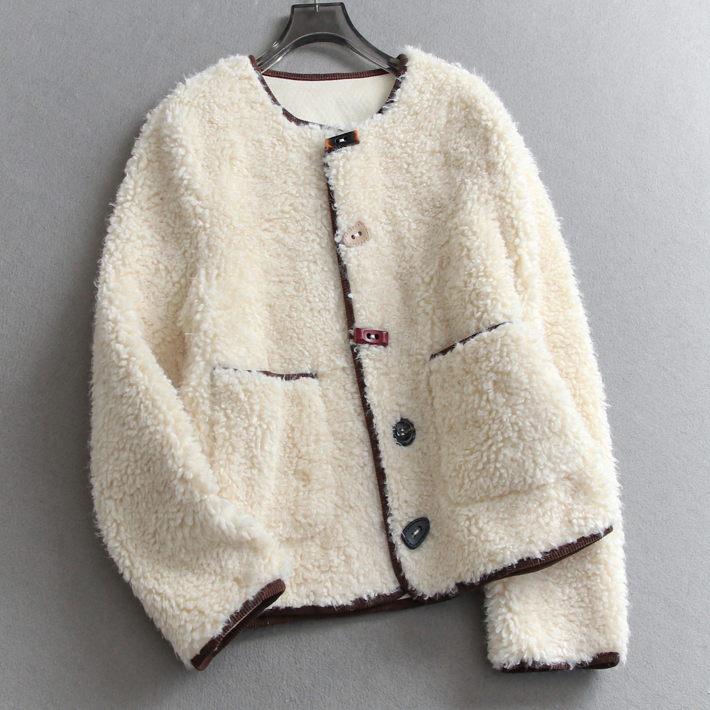 包边圆领宽松仿羊羔绒加厚女外套