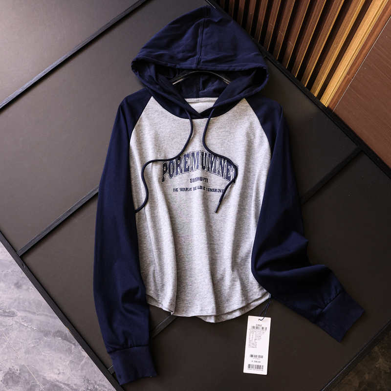 撞色相拼字母印花复古薄款女卫衣