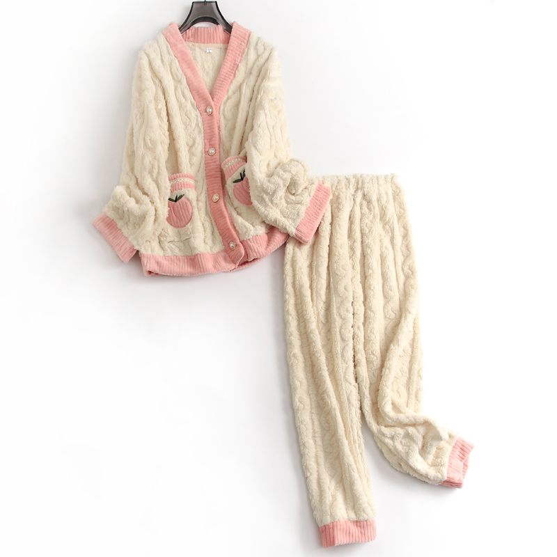 可爱法兰绒长袖睡衣女家居服套装