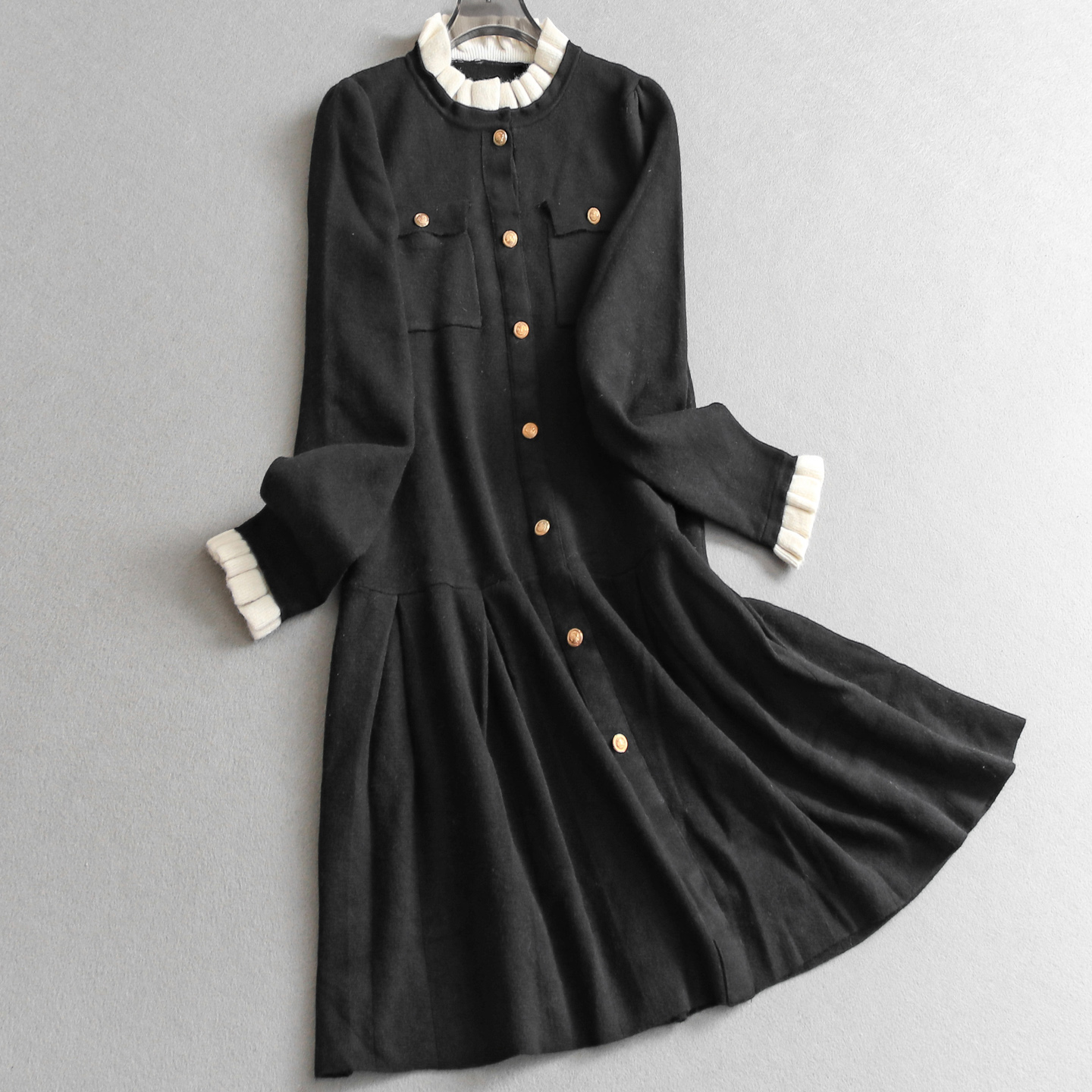 赫本风撞色木耳花边领弹力修身显瘦长袖针织长裙黑色连衣裙女M637