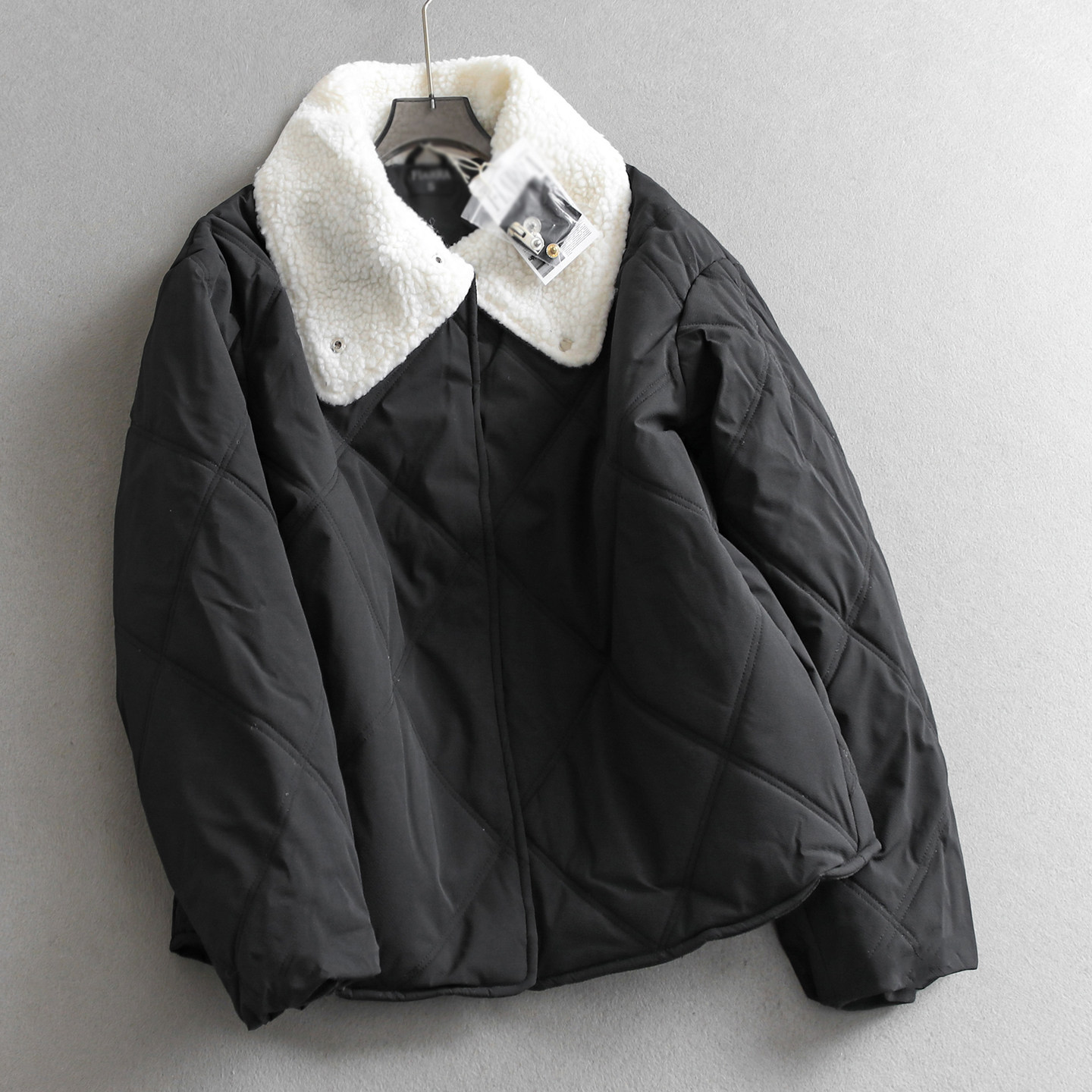 三防面料仿羊羔额翻领绗缝棉衣女