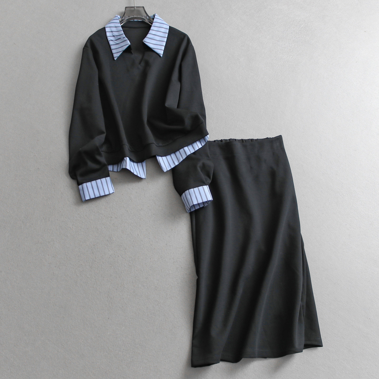 撞色条纹拼接假两件衬衫领长袖卫衣可配一套半身裙女两件套装W240