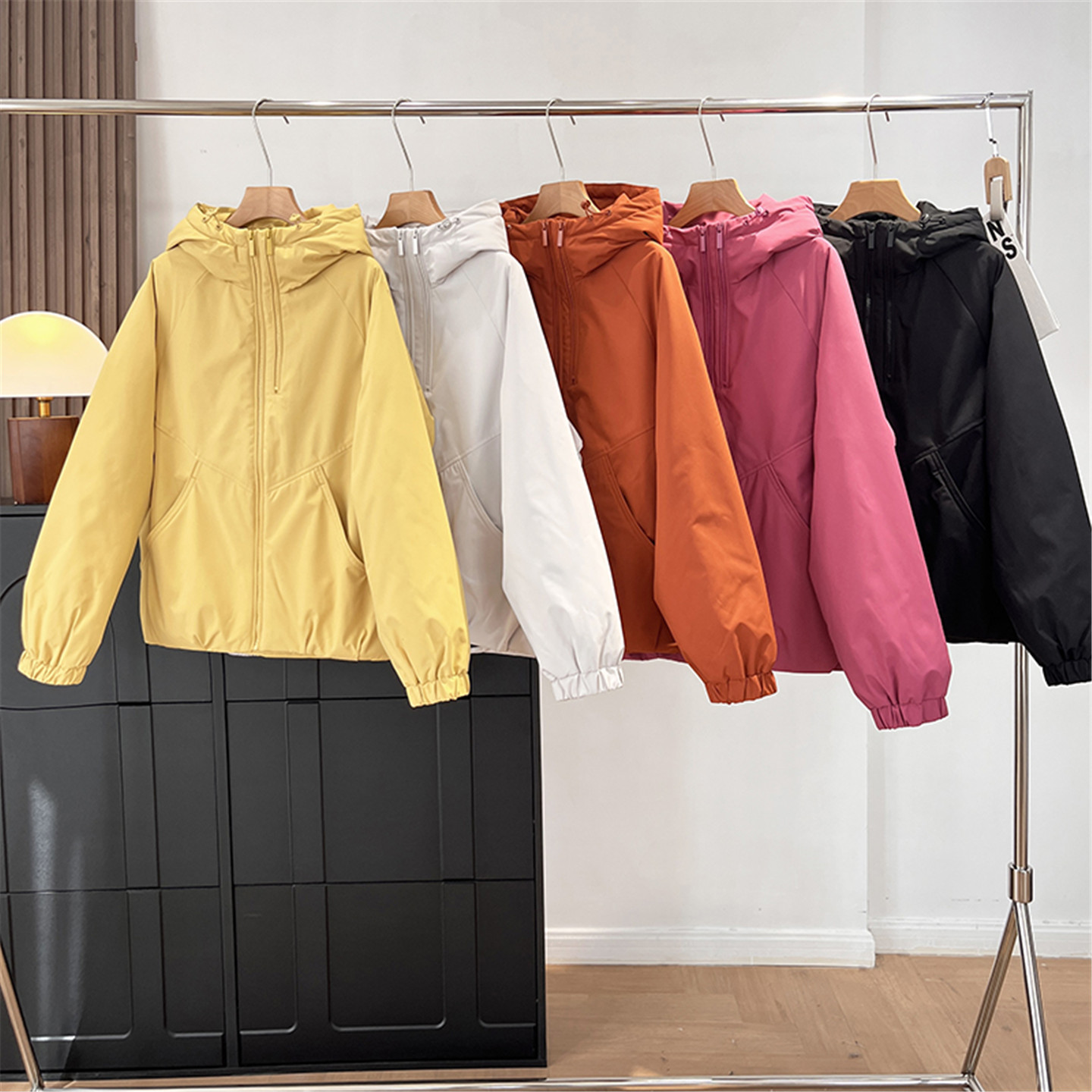 情侣防风防水蓬松保暖连帽羽绒服