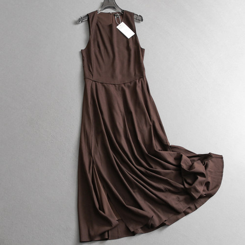 波嘻风复古纯色圆领显瘦女连衣裙