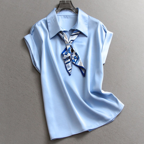 蓝色缎面顺滑垂感翻领短袖女衬衫