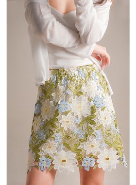 高级感绣花半身裙夏季2025高腰显瘦设计感镂空刺绣蕾丝包臀裙X122